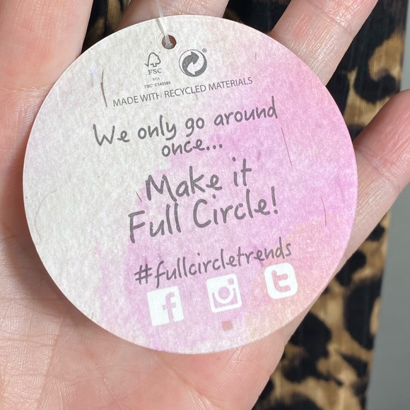 Full Circle Trends *NWT leopard print top side cinched ties stylish trendsetter - Picture 2 of 7